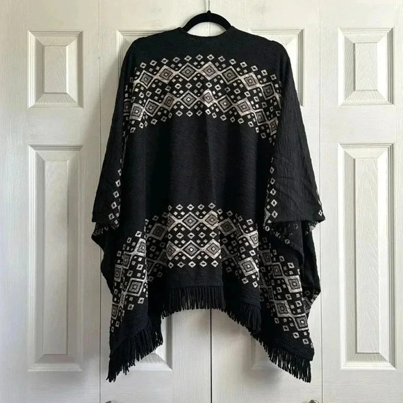 Mossimo Supply Co | Women's Black and Cream Poncho/Wrap | Size S/M P/M - Picture 5 of 5